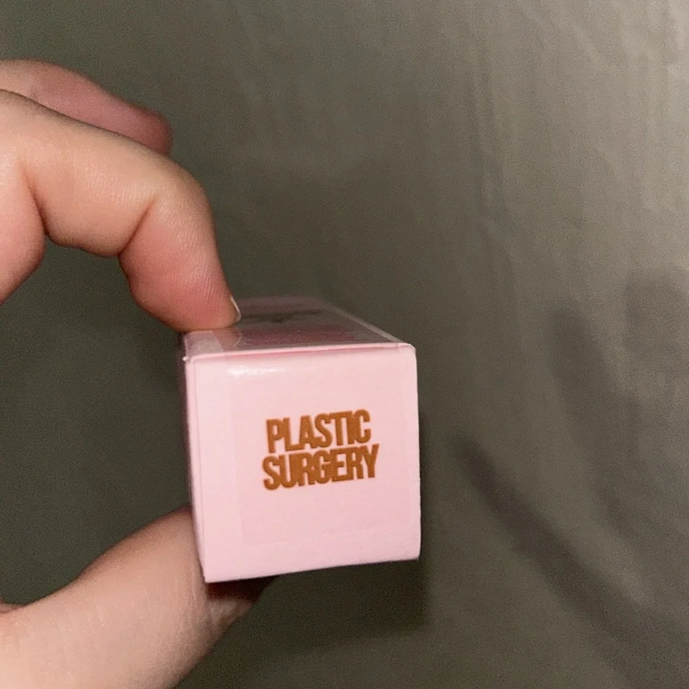 VELVET TRAP LIPSTICK PLASTIC SURGERY NIB